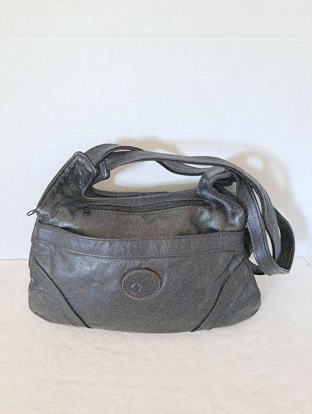 Gold Duck Classic Black Leather Shoulder Bag With Longer Straps